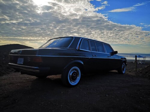 BLUE-SUNSET-LIMOUSINE-CENTRAL-AMERICAcf7fd131af3a7932.jpg
