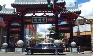 Barrio-Chino.-CENTRAL-AMERICA-LIMOUSINE-MERCEDES-W123-SEDAN-TOURS-3-300x1804954ed3ba9c00f1b.jpg