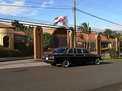 Embassy-of-Costa-Rica-in-Seoul-Korea-Republic.-MERCEDES-LIMO-W12323ada37942668ec1.jpg